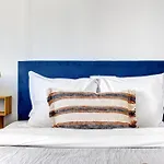 Bright Flat Champs-elysees Flat דירה